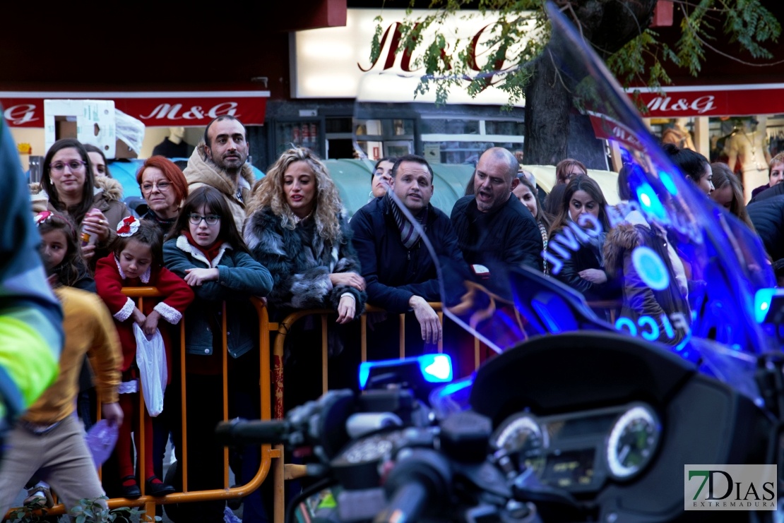 La Cabalgata de Los Reyes Magos deja ilusión y felicidades en Badajoz