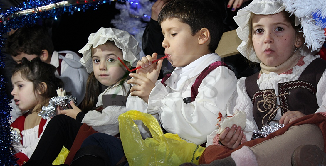 Los niños emeritenses muestran su ilusión a los Reyes en la tarde más mágica del año