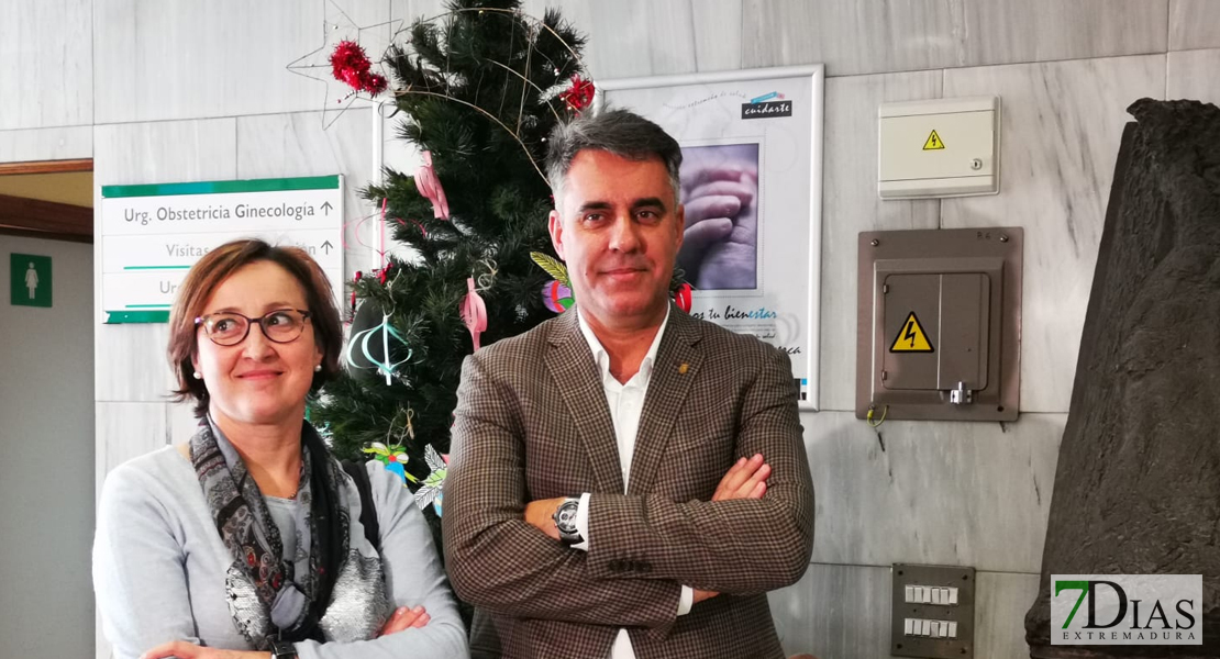 GALERÍA: El CD Badajoz visita a los más pequeños del hospital Materno por Navidad