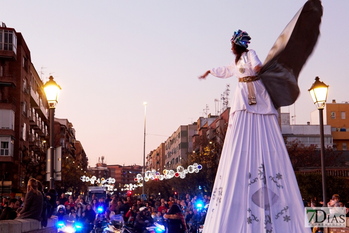 La Cabalgata de Los Reyes Magos deja ilusión y felicidades en Badajoz