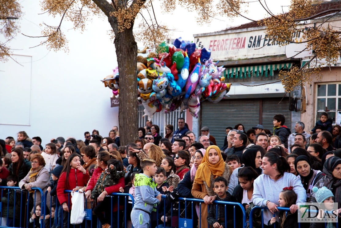 La Cabalgata de Los Reyes Magos deja ilusión y felicidades en Badajoz