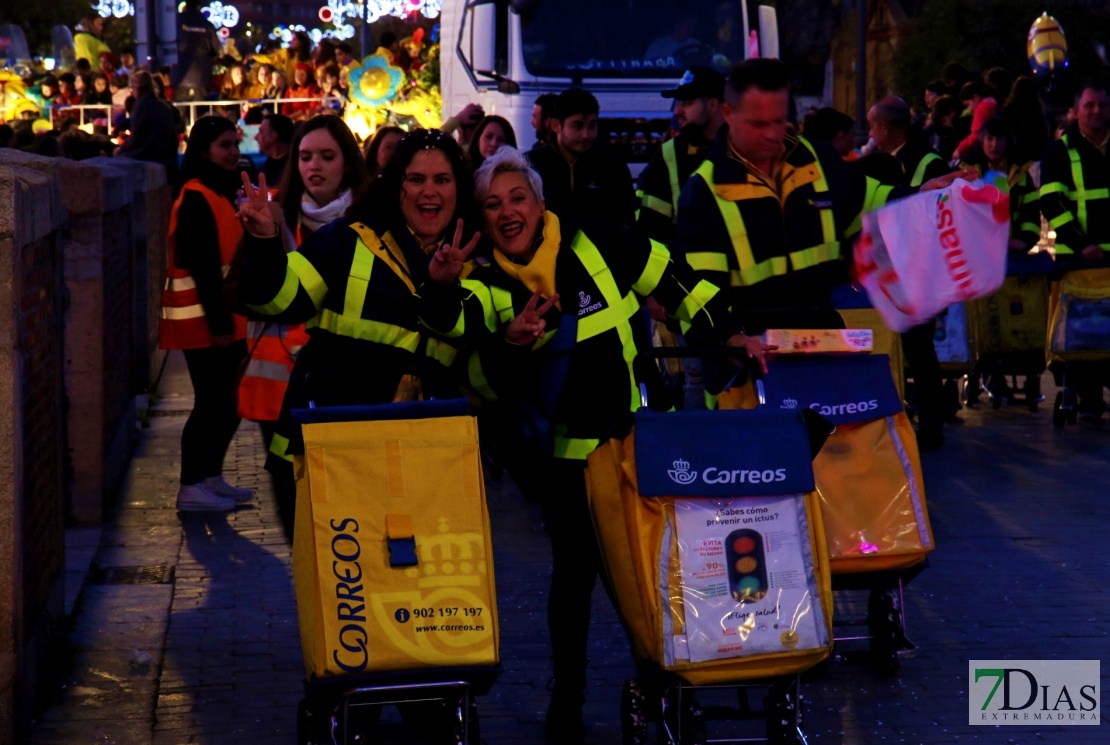 La Cabalgata de Los Reyes Magos deja ilusión y felicidades en Badajoz