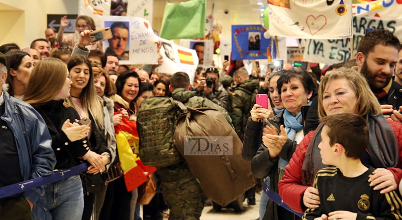 Emotivas imágenes de la llegada de los militares extremeños a Talavera la Real