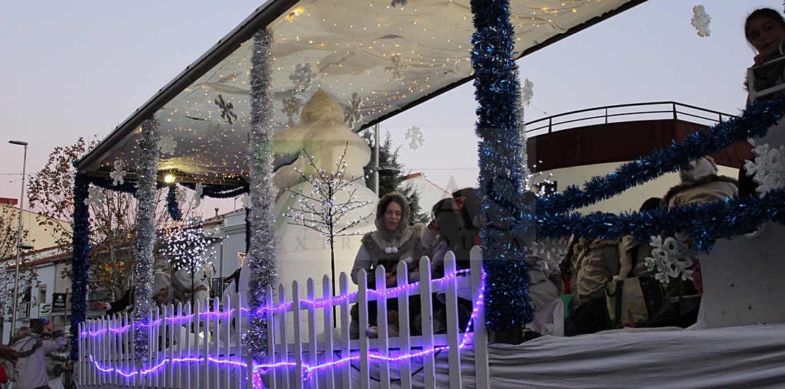 Los niños emeritenses muestran su ilusión a los Reyes en la tarde más mágica del año