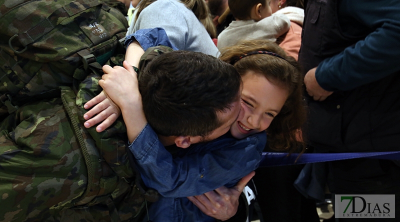 Emotivas imágenes de la llegada de los militares extremeños a Talavera la Real