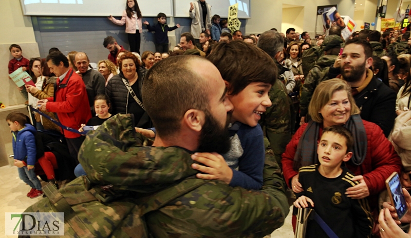 Emotivas imágenes de la llegada de los militares extremeños a Talavera la Real