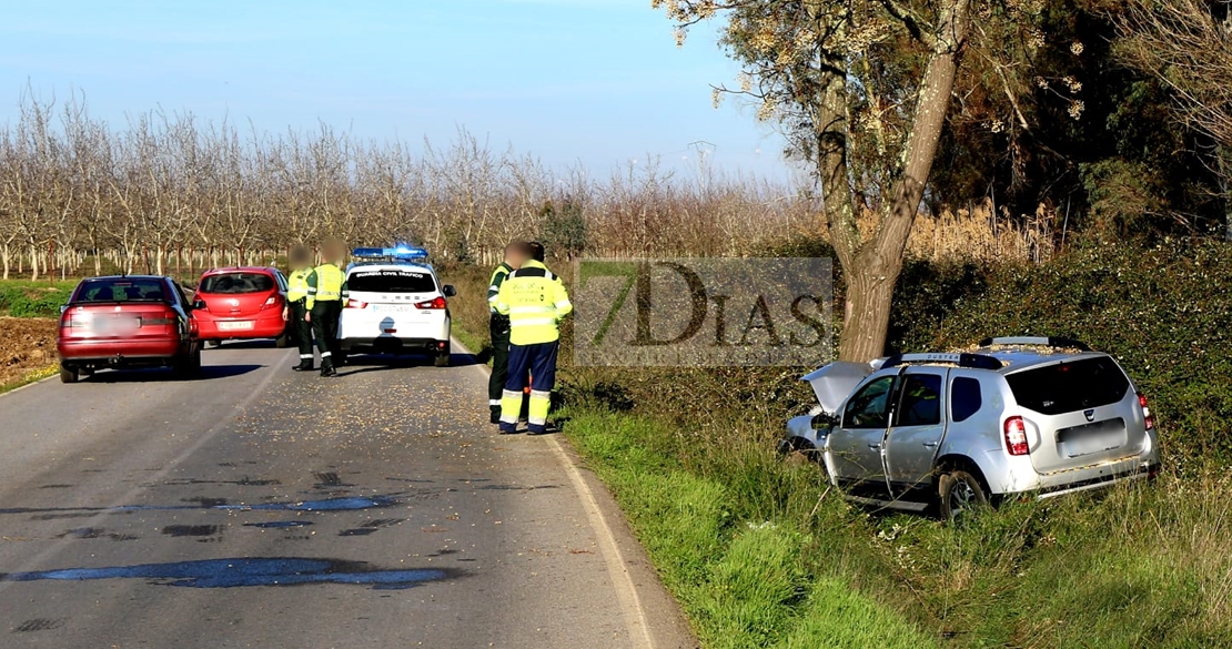 Una mujer atrapada tras accidente en el Badén de Talavera (BA)