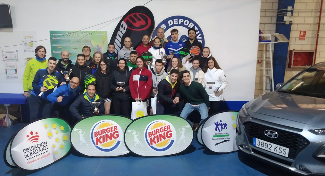 138 jugadores se exhiben en la primera prueba del circuito extremeño de pádel