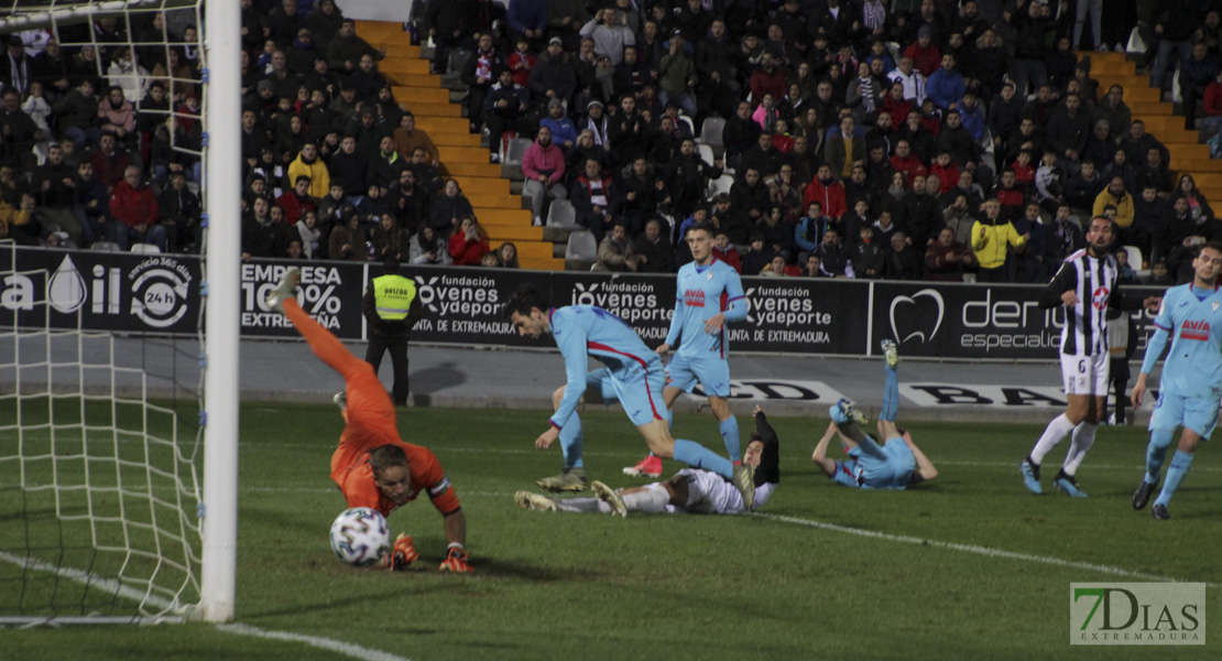 Imágenes de la victoria del CD. Badajoz sobre el Eibar