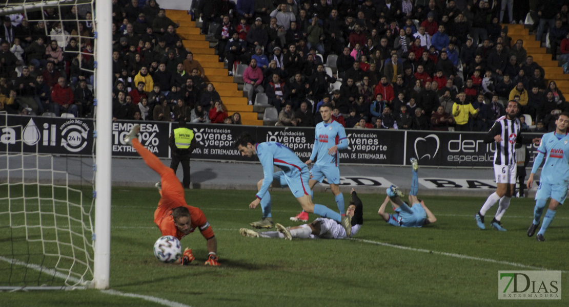 Imágenes de la victoria del CD. Badajoz sobre el Eibar