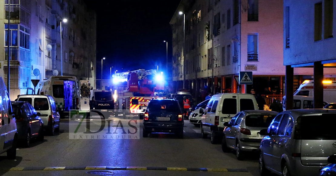 La Nacional rescata a una familia en un incendio en Suerte de Saavedra (Badajoz)