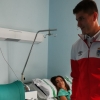 GALERÍA: El CD Badajoz visita a los más pequeños del hospital Materno por Navidad