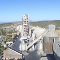 Presentan alegaciones al proyecto de la incineradora de neumáticos en la sierra de Alconera