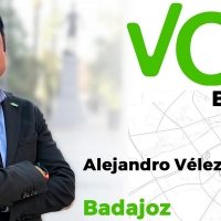 Vox decide expulsar a Vélez por mantener a su asesor