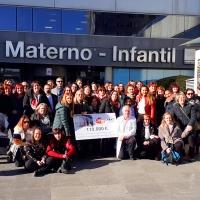 Mujeres taxistas de toda España entregan 110.000 euros para la lucha contra el cáncer