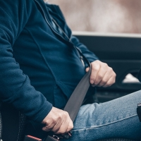 Pasajero o conductor: ¿Quién es el responsable del uso del cinturón de seguridad en un vehículo?