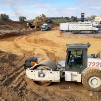 Avanzan las obras de Diputación para mejorar el tráfico en San Pedro de Mérida