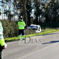 Una mujer atrapada tras accidente en el Badén de Talavera (BA)