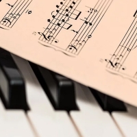 Viola y piano se unen en un mismo compás en la Diputación de Badajoz