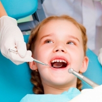 Más de 100.000 niños extremeños se beneficiarán de un programa gratuito de salud bucodental