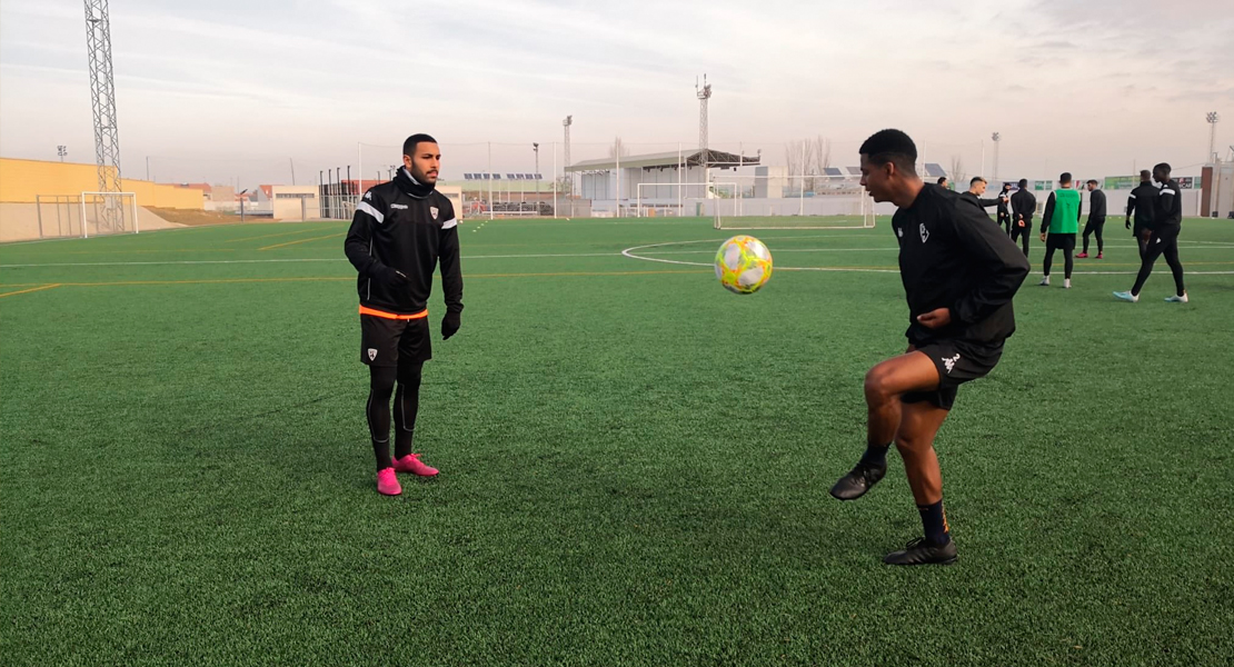 Pepe Masegosa deja de ser el técnico del Villanovense