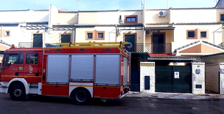 Una mujer en estado crítico tras un incendio de vivienda en Don Benito