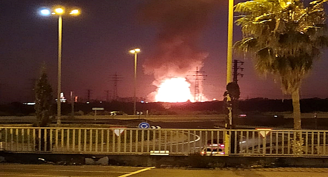 VÍDEO - Explota una petroquímica en Tarragona