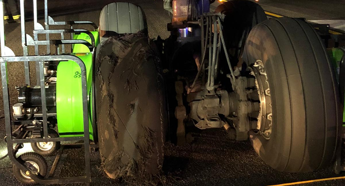 Así ha quedado la rueda que provocó el aterrizaje de emergencia del Air Canadá