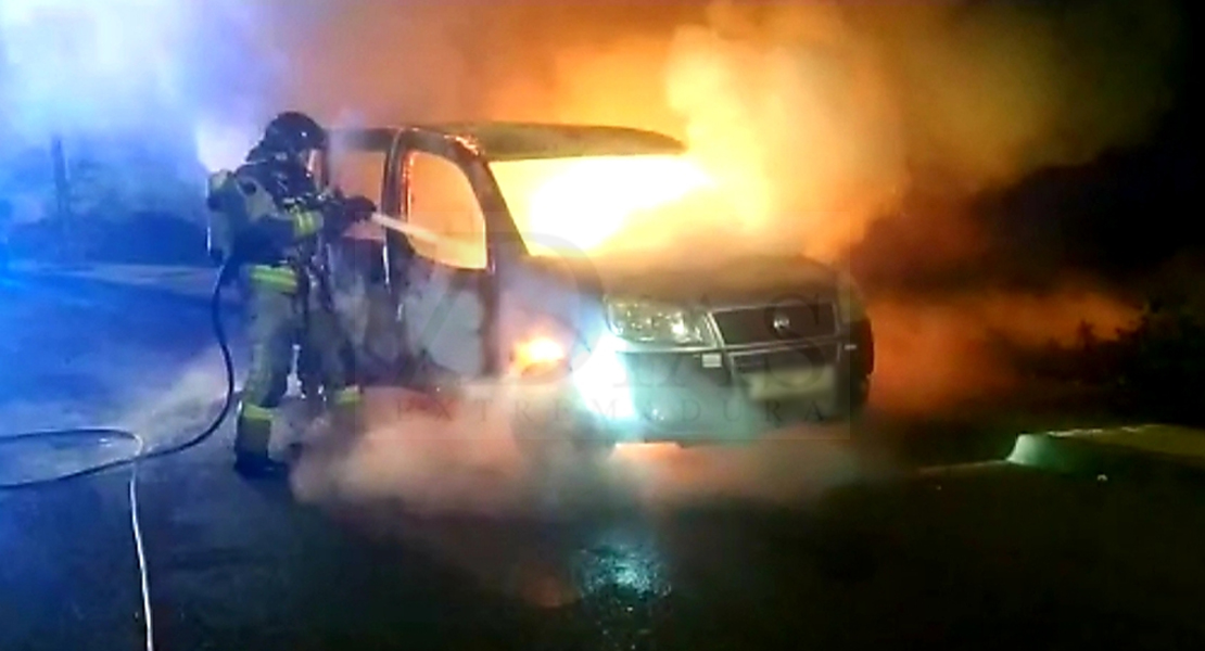 Otro día que amanece con vehículos incendiados en las calles pacenses