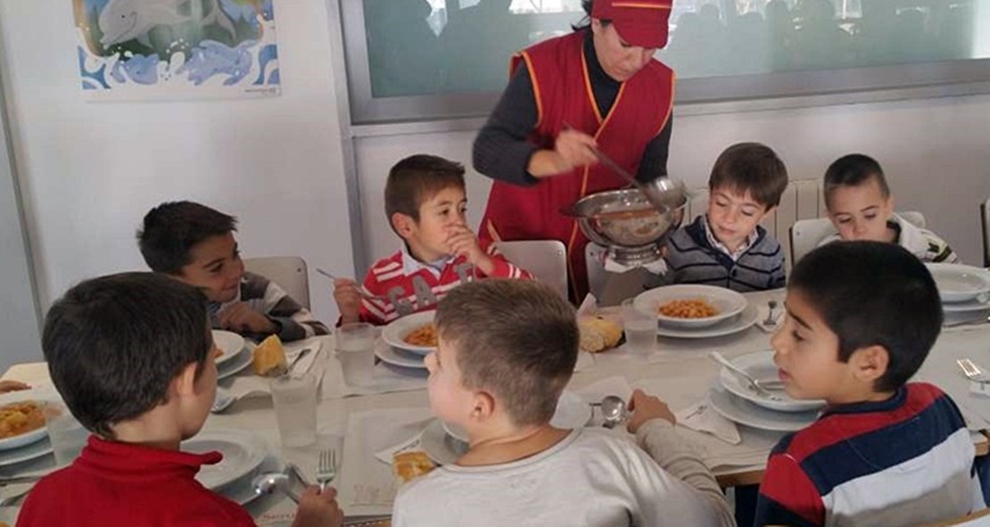 La Asamblea aprueba que los colegios y centros sanitarios cuenten con alimentos saludables