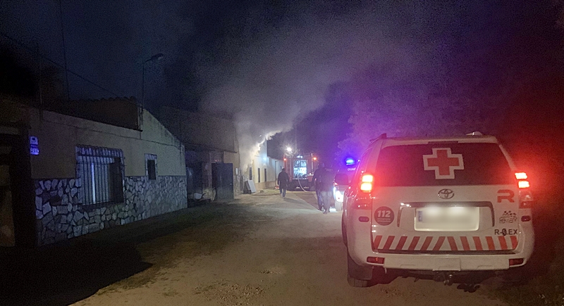 Cruz Roja acude a un incendio en las casas aisladas de Valdebótoa esta madrugada