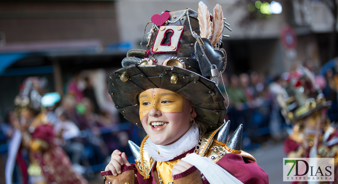 Primeros planos del Desfile infantil de comparsas de Badajoz