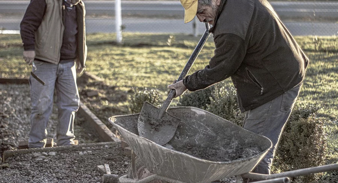 USO: “El surrealismo irrumpe en la oposición de 4 plazas de oficial albañil en Badajoz”