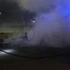 GALERÍA - Los Bomberos intervienen de madrugada en un incendio de mobiliario urbano en Badajoz