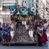 Espectaculares estandartes en el Gran Desfile de Comparsas del Carnaval de Badajoz