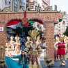 Espectaculares estandartes en el Gran Desfile de Comparsas del Carnaval de Badajoz