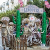 Espectaculares estandartes en el Gran Desfile de Comparsas del Carnaval de Badajoz