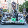 Espectaculares estandartes en el Gran Desfile de Comparsas del Carnaval de Badajoz