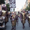 Artefactos y grupos menores añaden buen rollo al Gran Desfile de Comparsas del Carnaval de Badajoz