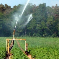 Abordan la planificación hidrológica y aplicación de nuevas tecnologías en la agricultura de regadío