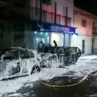 Bomberos del CPEI evitan que se incendien varias casas en Lobón (BA)