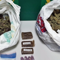 Hallan una maleta llena de droga en un control de tráfico en Calzadilla de los Barros