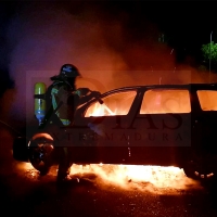 Otro vehículo ardiendo en menos de una semana en Badajoz