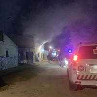 Grave incendio de vivienda en las casas aisladas de Valdebótoa