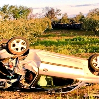 Un joven herido al accidentarse en la BA-160