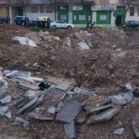 La Barriada de Llera y su montaña de basura que no deja de crecer