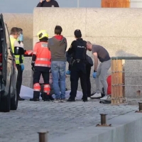 Aparece flotando el cuerpo de un hombre atado por las extremidades en Vigo