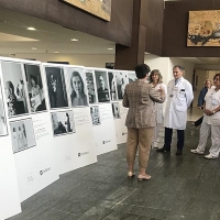 El Hospital de Mérida acoge la exposición fotográfica ‘Héroes y Heroínas’