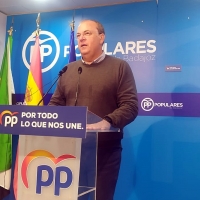 Monago a Vara: “Trabaja y trae las perras de Bruselas para el campo extremeño”