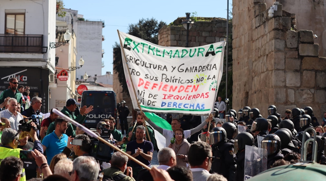 Vara sobre el campo: “España urbana está descubriendo a la España que le da comer”